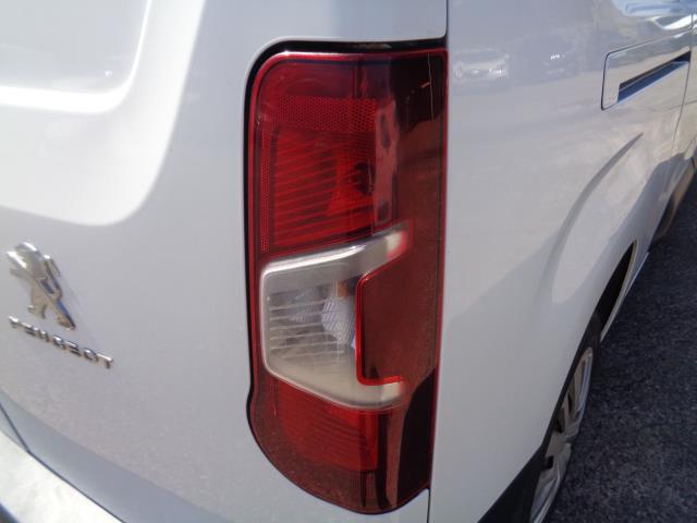 2020 Peugeot Partner 950 1.5 Bluehdi 100 Professional Van (NU70VTK) Image 17