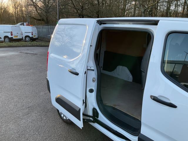 2020 Peugeot Partner 950 1.5 Bluehdi (LONG) 100 Professional Van (NU70VTT) Image 15