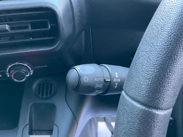 2020 Peugeot Partner 950 1.5 Bluehdi (LONG) 100 Professional Van (NU70VTT) Image 30