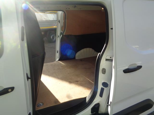 2020 Peugeot Partner 950 1.5 Bluehdi 100 Professional Van (NU70VVN) Image 13