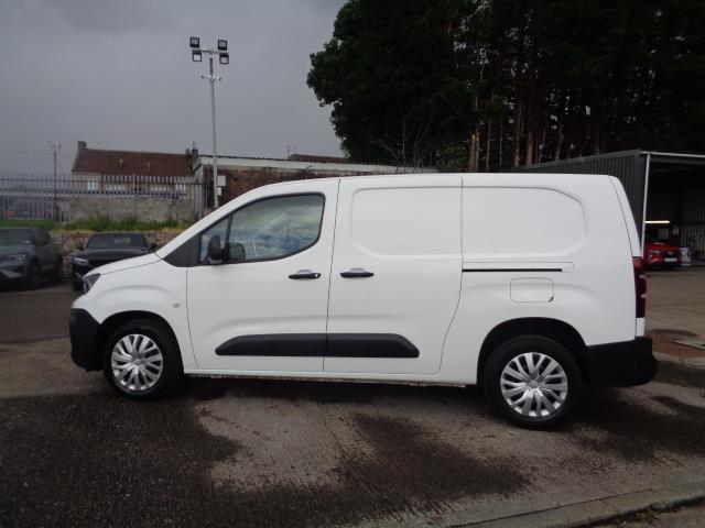 2020 Peugeot Partner 950 1.5 Bluehdi 100 Professional Van (NU70VVS) Image 7