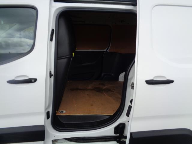 2020 Peugeot Partner 950 1.5 Bluehdi 100 Professional Van (NU70VVS) Image 16