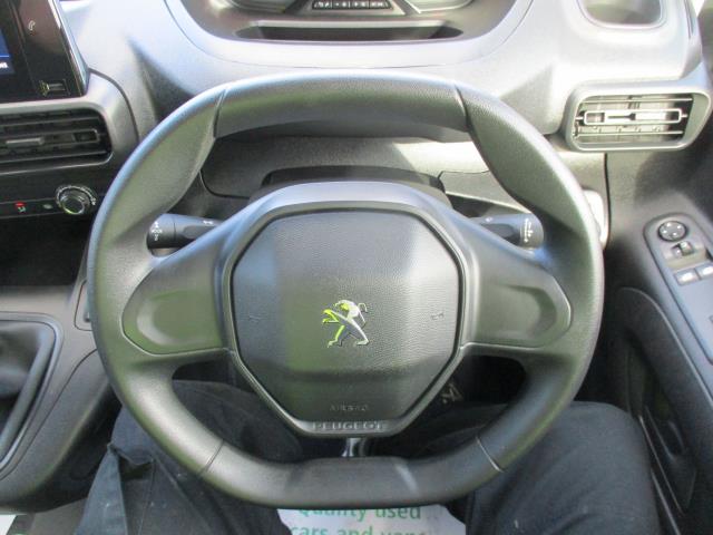 2020 Peugeot Partner 950 1.5 Bluehdi 100 Professional Van *LIMITED TO 59MPH* (NU70VWA) Image 14