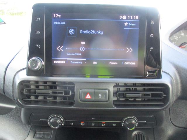 2020 Peugeot Partner 950 1.5 Bluehdi 100 Professional Van *LIMITED TO 59MPH* (NU70VWA) Image 19