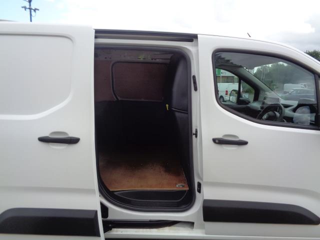 2020 Peugeot Partner 950 1.5 Bluehdi 100 Professional Van (NU70VWC) Image 18