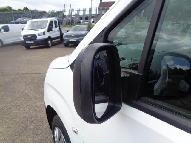 2020 Peugeot Partner 950 1.5 Bluehdi 100 Professional Van (NU70VWC) Image 12