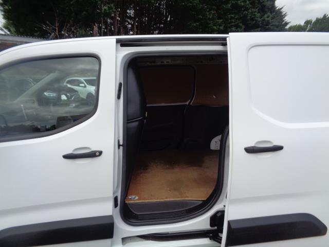 2020 Peugeot Partner 950 1.5 Bluehdi 100 Professional Van (NU70VWC) Image 14