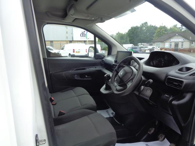 2020 Peugeot Partner 950 1.5 Bluehdi 100 Professional Van (NU70VWC) Image 20