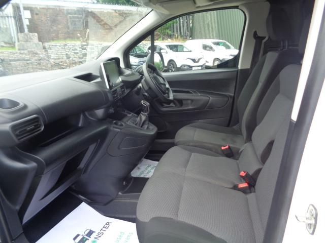 2020 Peugeot Partner 950 1.5 Bluehdi 100 Professional Van (NU70VWC) Image 13