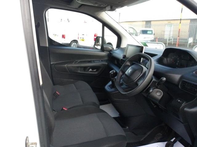 2020 Peugeot Partner 950 1.5 Bluehdi 100 Professional Van (NU70VWM) Image 19