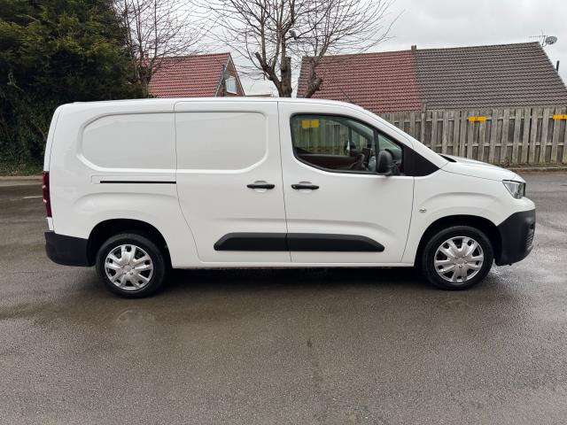 2021 Peugeot Partner 950 1.5 Bluehdi 100 L2 Professional Van  (NU70VWY) Image 10