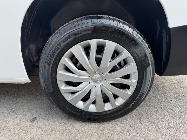 2020 Peugeot Partner 950 1.5 Bluehdi 100 LONG Professional Van (NU70VYL) Image 57