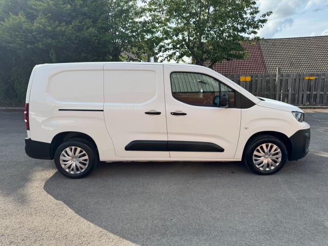 2020 Peugeot Partner 950 1.5 Bluehdi 100 LONG Professional Van (NU70VYL) Image 10