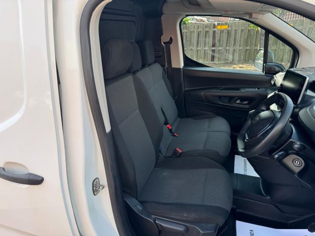2020 Peugeot Partner 950 1.5 Bluehdi 100 LONG Professional Van (NU70VYL) Image 16