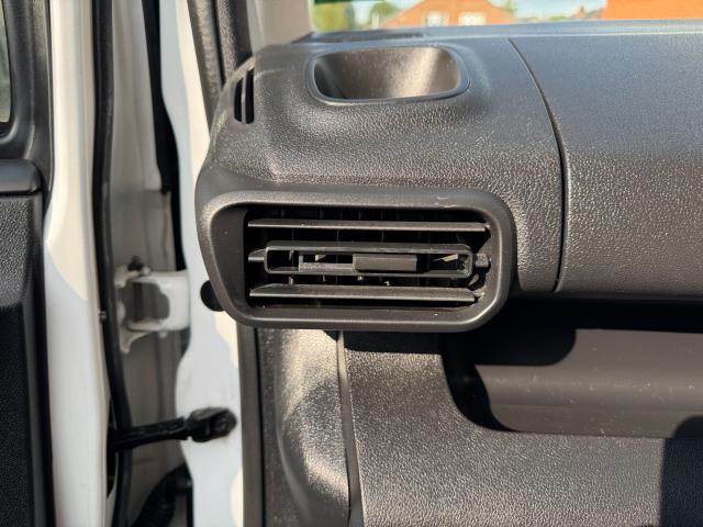 2020 Peugeot Partner 950 1.5 Bluehdi 100 LONG Professional Van (NU70VYL) Image 38