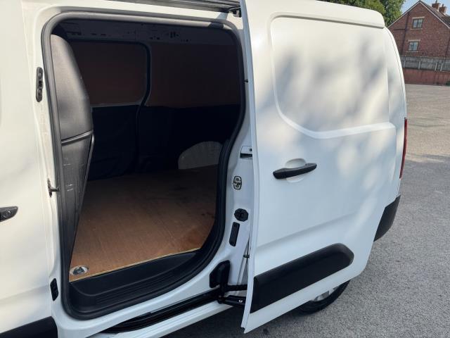2020 Peugeot Partner 950 1.5 Bluehdi 100 LONG Professional Van (NU70VYL) Image 40