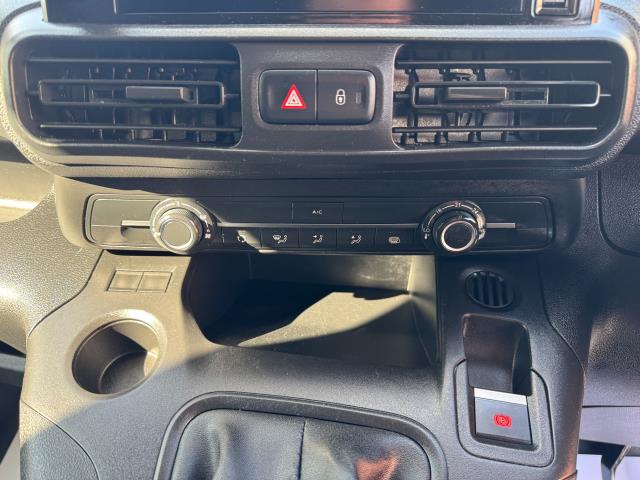 2020 Peugeot Partner 950 1.5 Bluehdi 100 LONG Professional Van (NU70VYL) Image 25