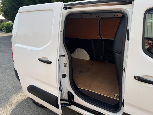 2020 Peugeot Partner 950 1.5 Bluehdi 100 LONG Professional Van (NU70VYL) Image 43