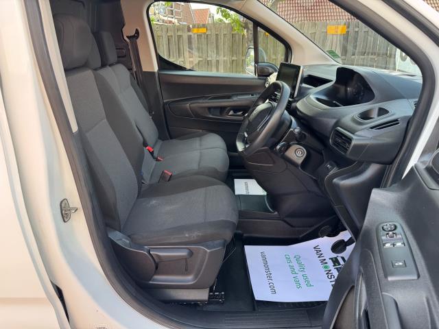 2020 Peugeot Partner 950 1.5 Bluehdi 100 LONG Professional Van (NU70VYL) Image 15