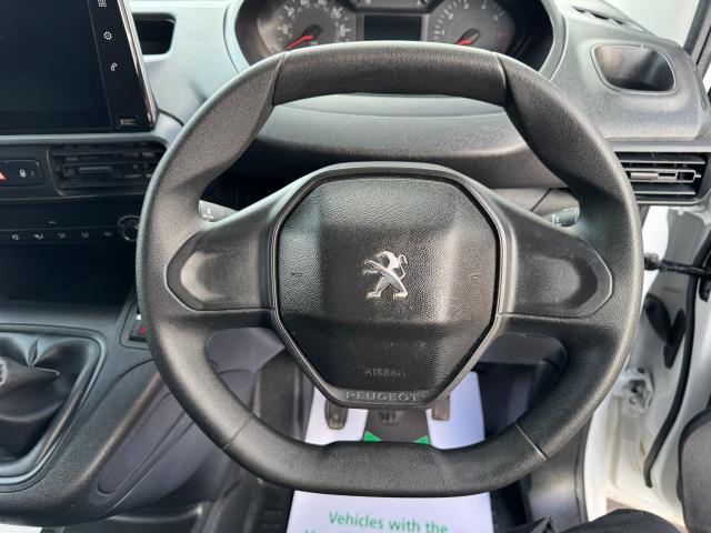 2020 Peugeot Partner L2 850 1.5 Bluehdi 100 Professional Crew Van EURO 6 (NU70WFM) Image 22