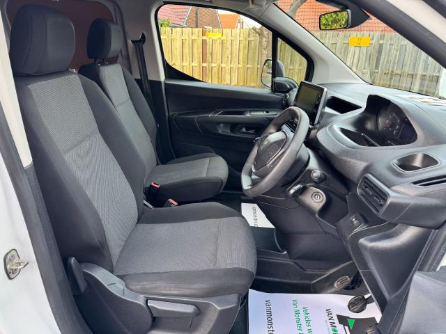 2020 Peugeot Partner L2 850 1.5 Bluehdi 100 Professional Crew Van EURO 6 (NU70WFM) Image 15