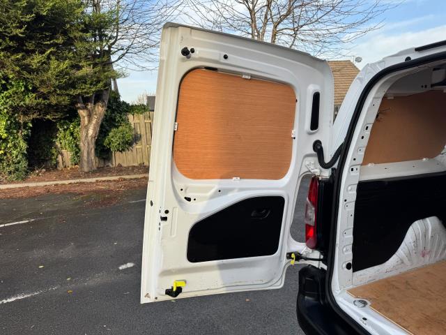 2020 Peugeot Partner L2 850 1.5 Bluehdi 100 Professional Crew Van EURO 6 (NU70WFM) Image 55