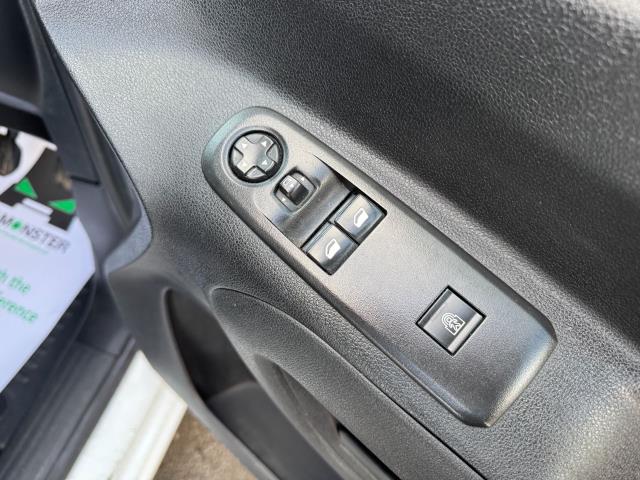 2020 Peugeot Partner L2 850 1.5 Bluehdi 100 Professional Crew Van EURO 6 (NU70WFM) Image 20