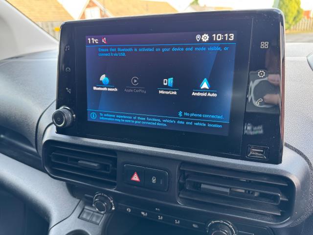 2020 Peugeot Partner L2 850 1.5 Bluehdi 100 Professional Crew Van EURO 6 (NU70WFM) Image 25