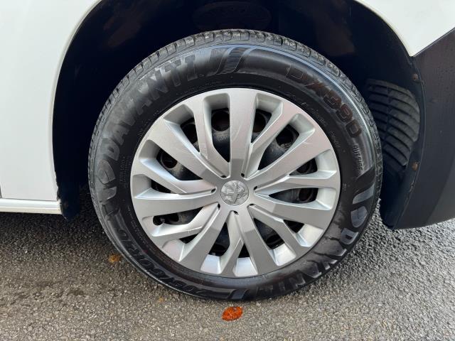 2020 Peugeot Partner L2 850 1.5 Bluehdi 100 Professional Crew Van EURO 6 (NU70WFM) Image 58