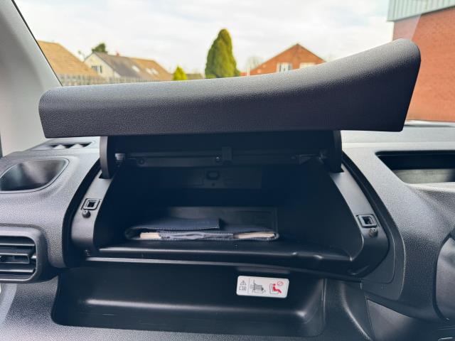 2020 Peugeot Partner L2 850 1.5 Bluehdi 100 Professional Crew Van EURO 6 (NU70WFM) Image 38