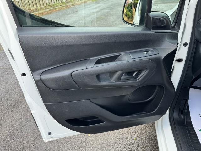 2020 Peugeot Partner L2 850 1.5 Bluehdi 100 Professional Crew Van EURO 6 (NU70WFM) Image 34