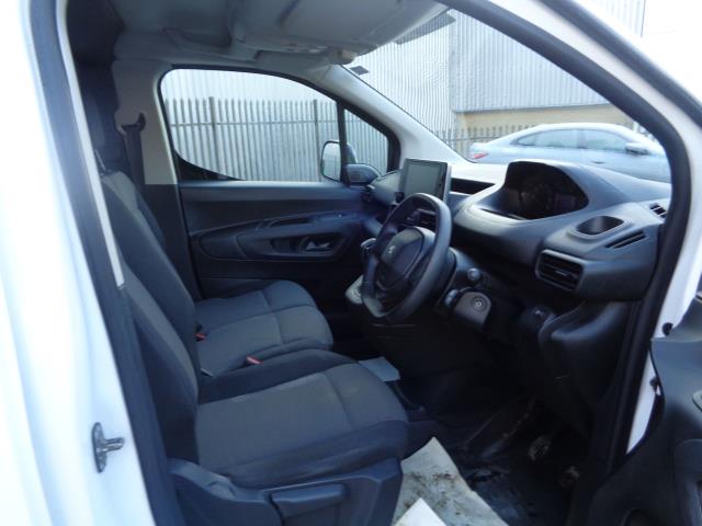 2020 Peugeot Partner 950 1.5 Bluehdi 100 Professional Van (NU70WUK) Image 18