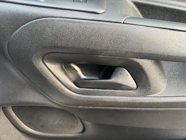 2020 Peugeot Partner 1000 1.5 Bluehdi 100 Professional Van (NU70XWM) Image 21