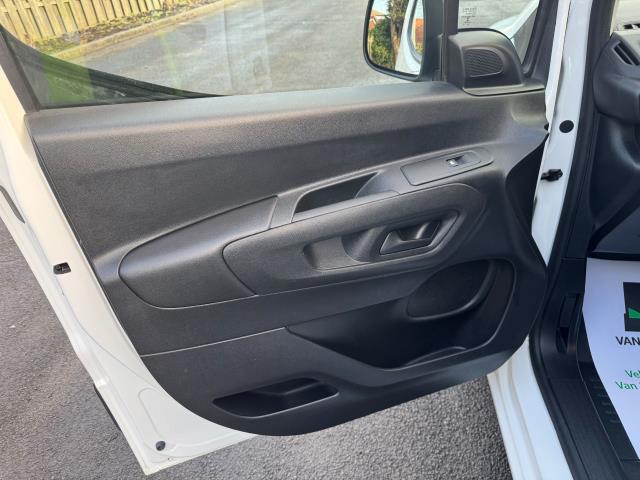 2020 Peugeot Partner 1000 1.5 Bluehdi 100 Professional Van (NU70XWM) Image 33