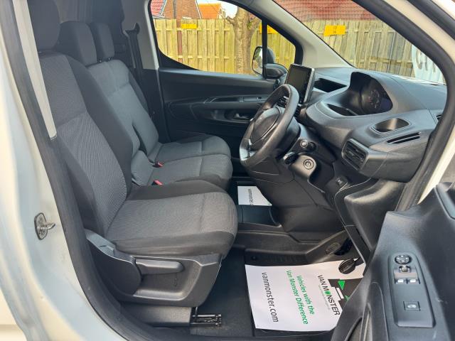 2020 Peugeot Partner 1000 1.5 Bluehdi 100 Professional Van (NU70XWM) Image 15
