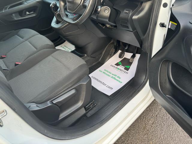 2020 Peugeot Partner 1000 1.5 Bluehdi 100 Professional Van (NU70XWM) Image 17