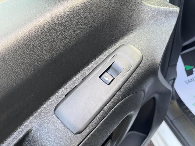 2020 Peugeot Partner 1000 1.5 Bluehdi 100 Professional Van (NU70XWM) Image 34