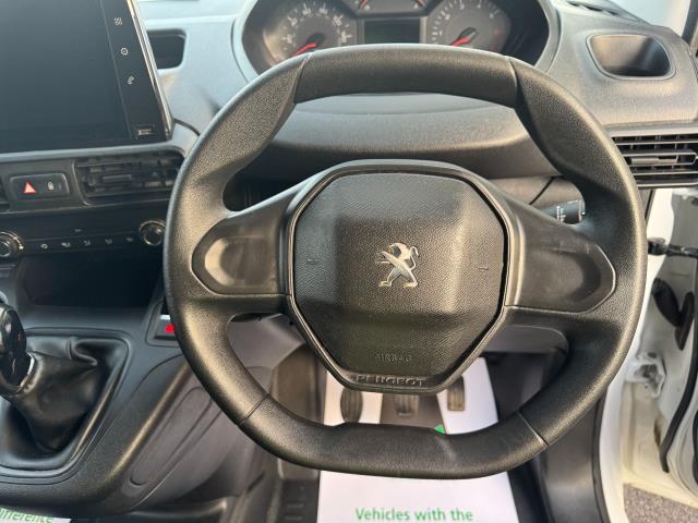 2020 Peugeot Partner 1000 1.5 Bluehdi 100 Professional Van (NU70XWM) Image 23