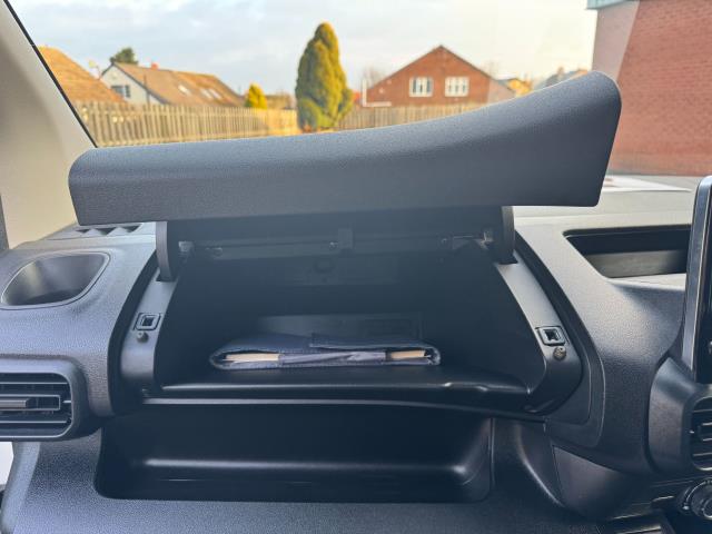 2020 Peugeot Partner 1000 1.5 Bluehdi 100 Professional Van (NU70XWM) Image 36