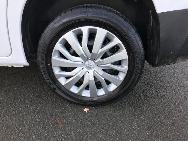 2020 Peugeot Partner 1000 1.5 Bluehdi 100 Professional Van (NU70XWM) Image 15