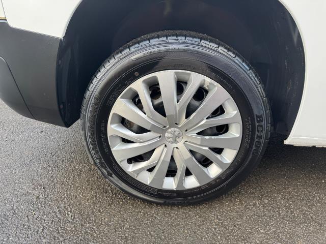 2020 Peugeot Partner 1000 1.5 Bluehdi 100 Professional Van (NU70XWM) Image 55