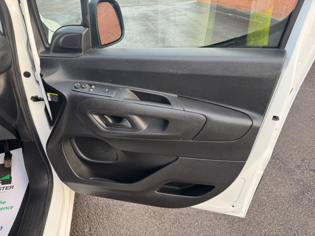 2020 Peugeot Partner 1000 1.5 Bluehdi 100 Professional Van (NU70XWM) Image 19