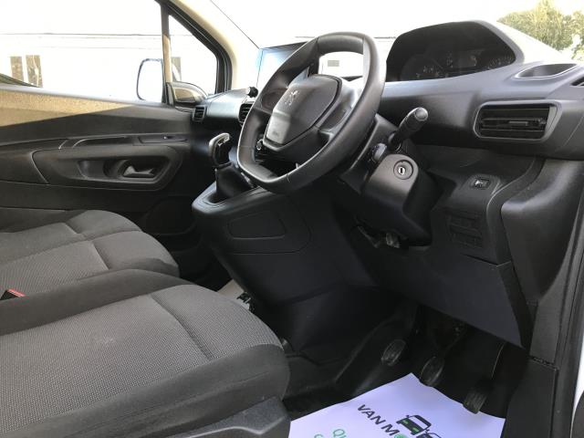 2020 Peugeot Partner 1000 1.5 Bluehdi 100 Professional Van (NU70XWM) Image 20