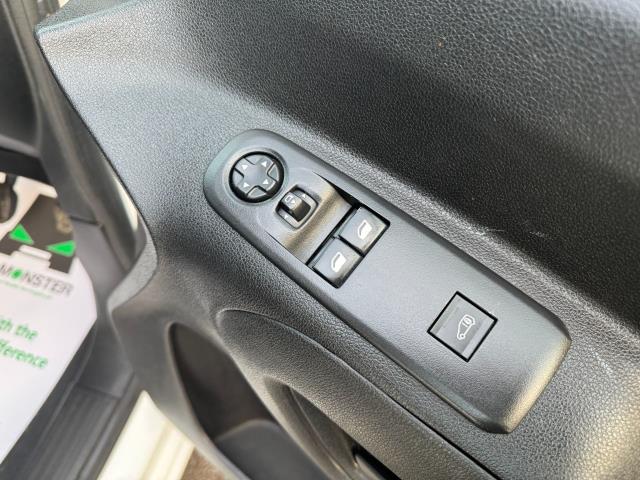 2020 Peugeot Partner 1000 1.5 Bluehdi 100 Professional Van (NU70XWM) Image 20