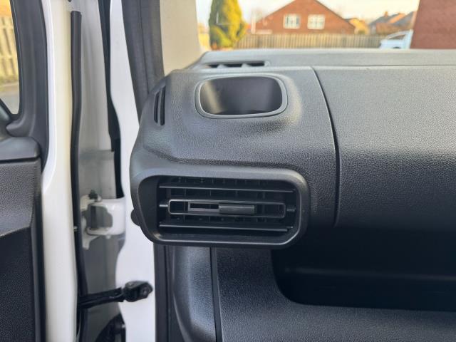 2020 Peugeot Partner 1000 1.5 Bluehdi 100 Professional Van (NU70XWM) Image 37