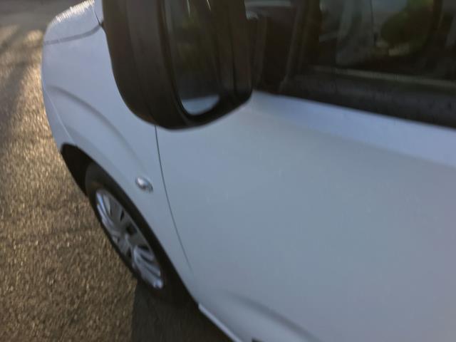 2020 Peugeot Partner 1000 1.5 Bluehdi 100 Professional Van (NU70XWM) Image 16