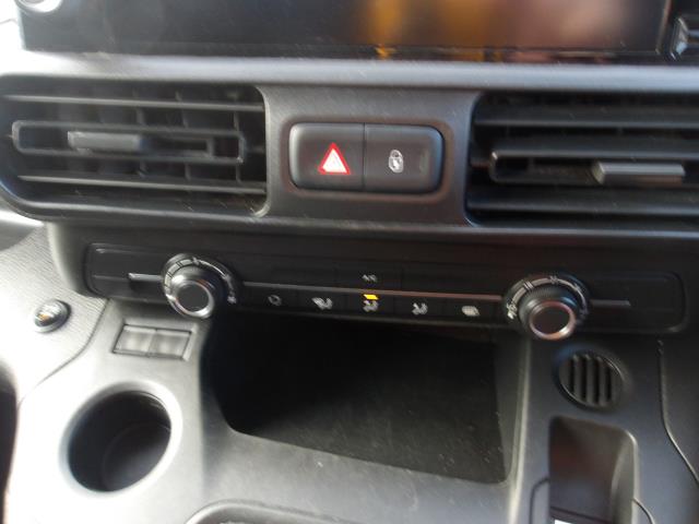 2020 Peugeot Partner 1000 1.5 Bluehdi 100 Professional Van (NU70XZT) Image 27