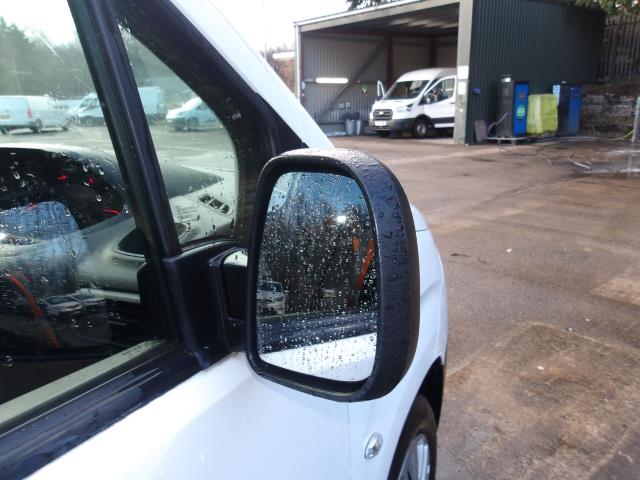 2020 Peugeot Partner 1000 1.5 Bluehdi 100 Professional Van (NU70XZT) Image 12