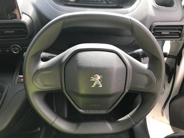 2020 Peugeot Partner L1 1000 1.5BLUE HDI 100PS PROFESSIONAL EURO 6 (NU70XZV) Image 17