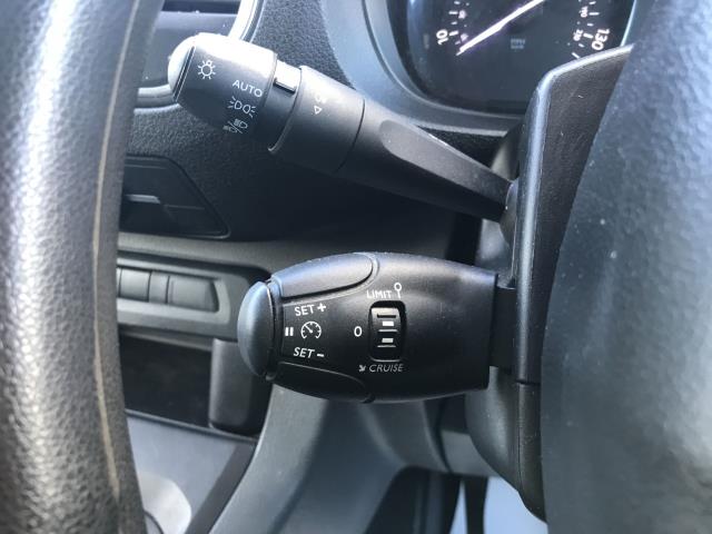 2020 Peugeot Expert 1000 1.5 Bluehdi 100 Professional Van (NU70ZFT) Image 28